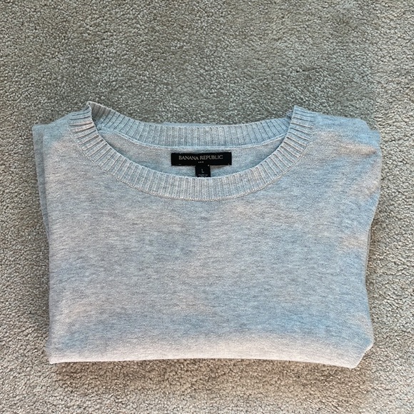 Banana Republic Sweaters - Banana Republic Crew Neck Sweater (L)